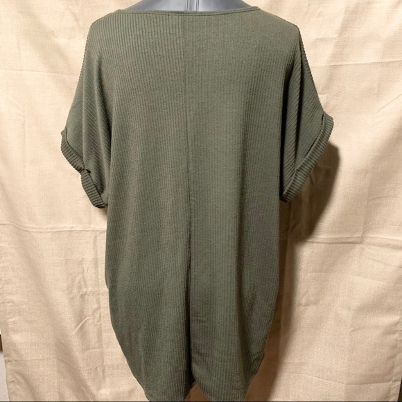 Textured Olive Green Short Sleeve Top - Picture 5 of 6